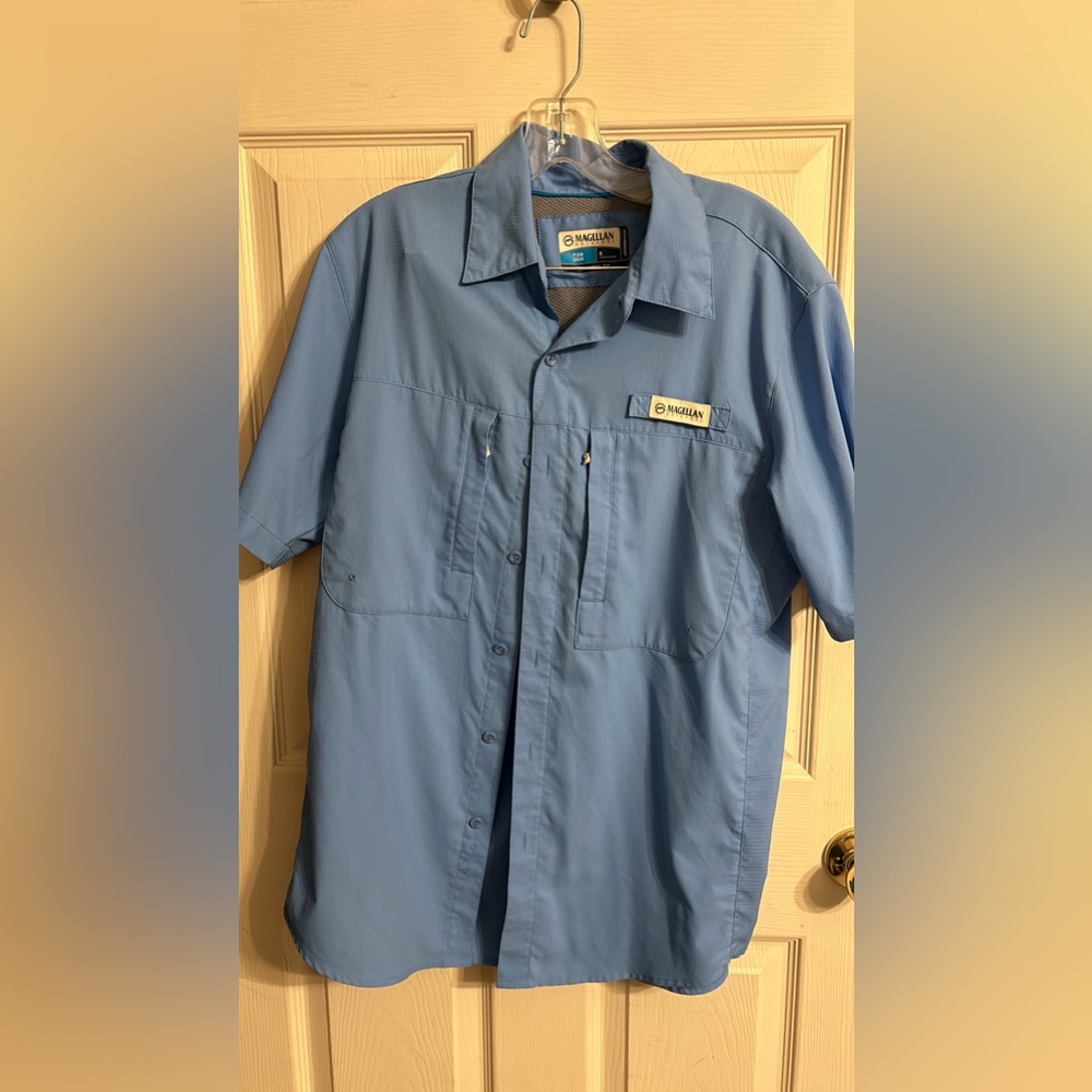 Men’s Magellan fishing shirt - like new size large